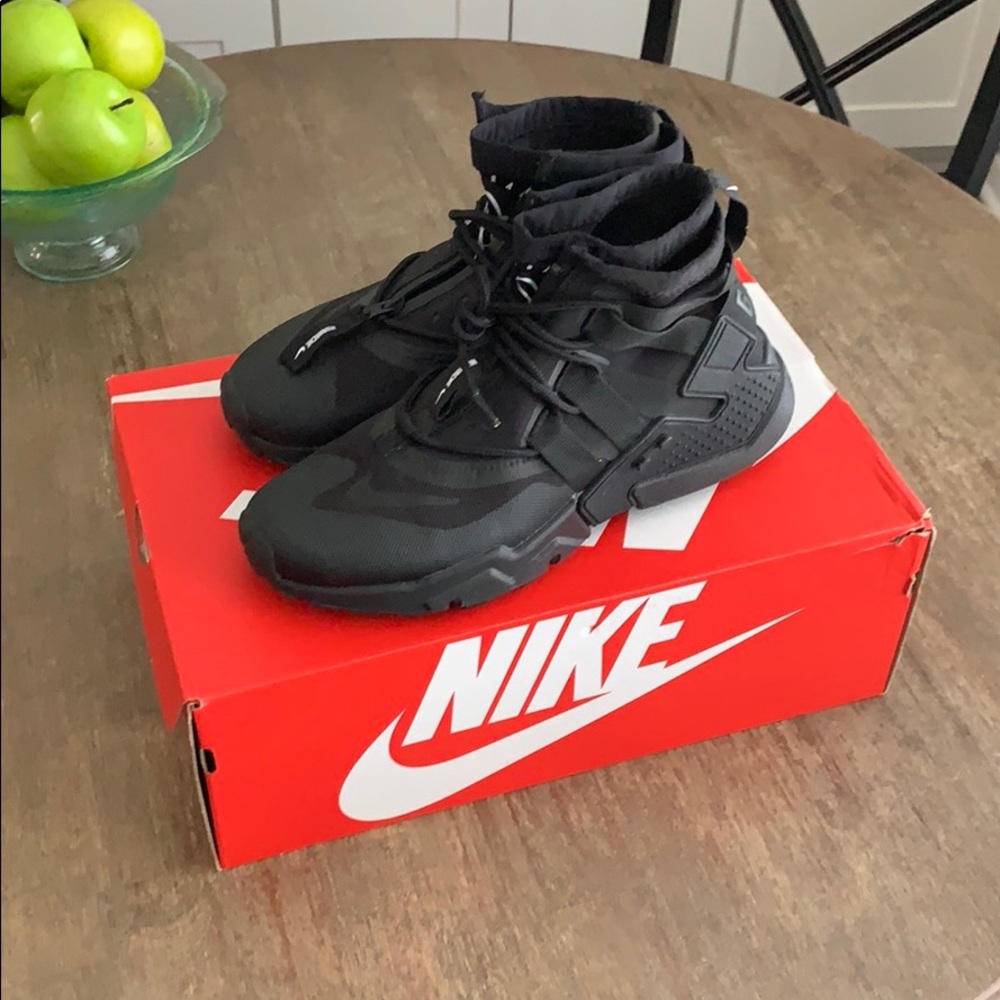 Nike Air Huarche Gripp Price Negotiable
